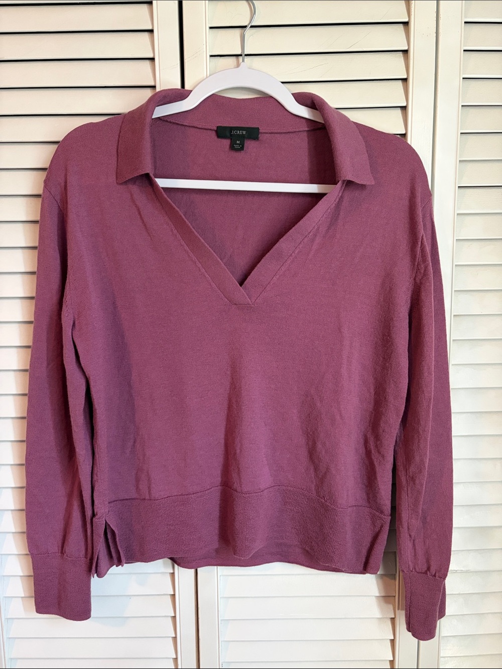 J Crew Women's Medium Dusty Rose V Neck Polo Sweater Merino Wool Pullover Purple
